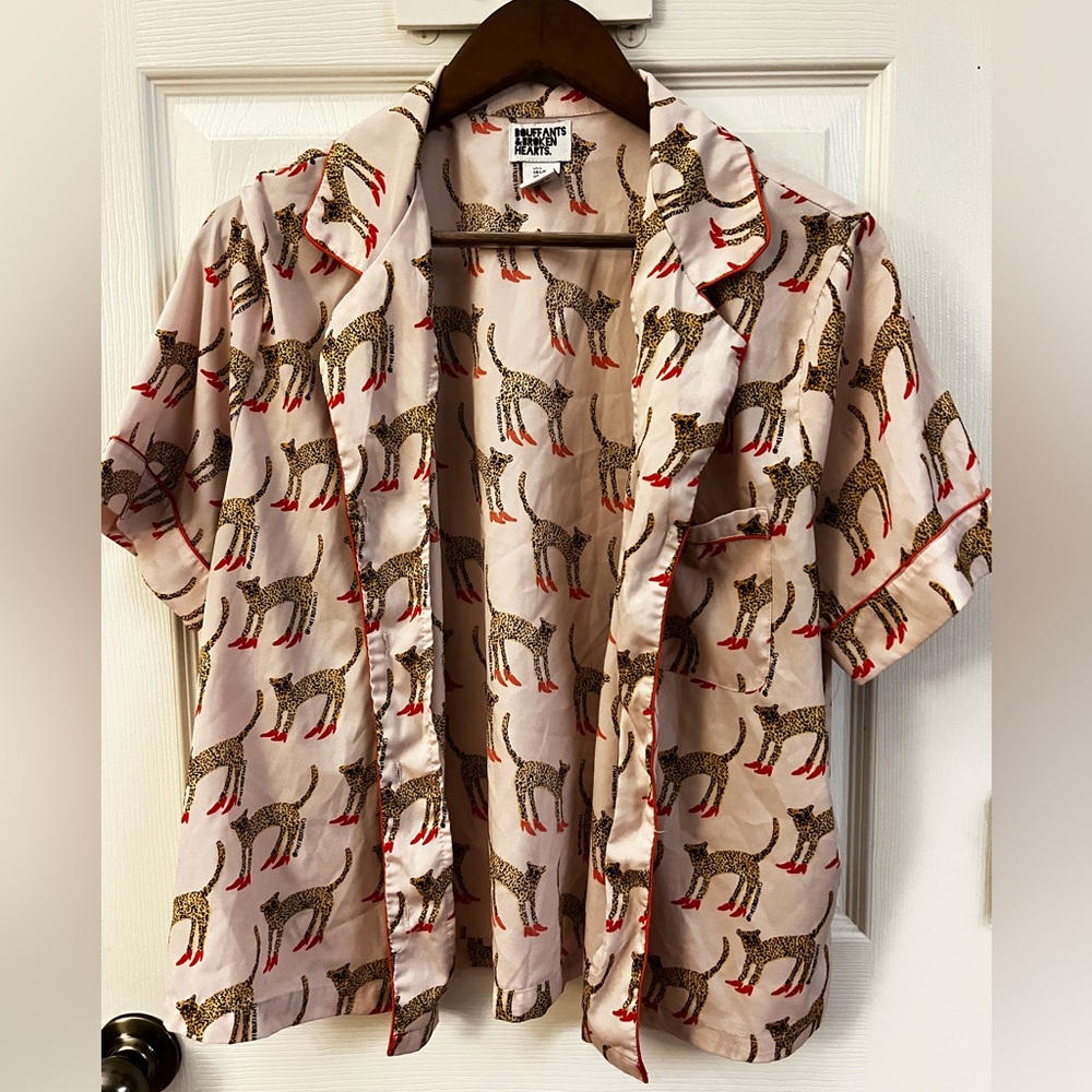 Bouffants And Broken Hearts Pajama Top Cheetah Red Shoes Pink Night Shirt,Size L